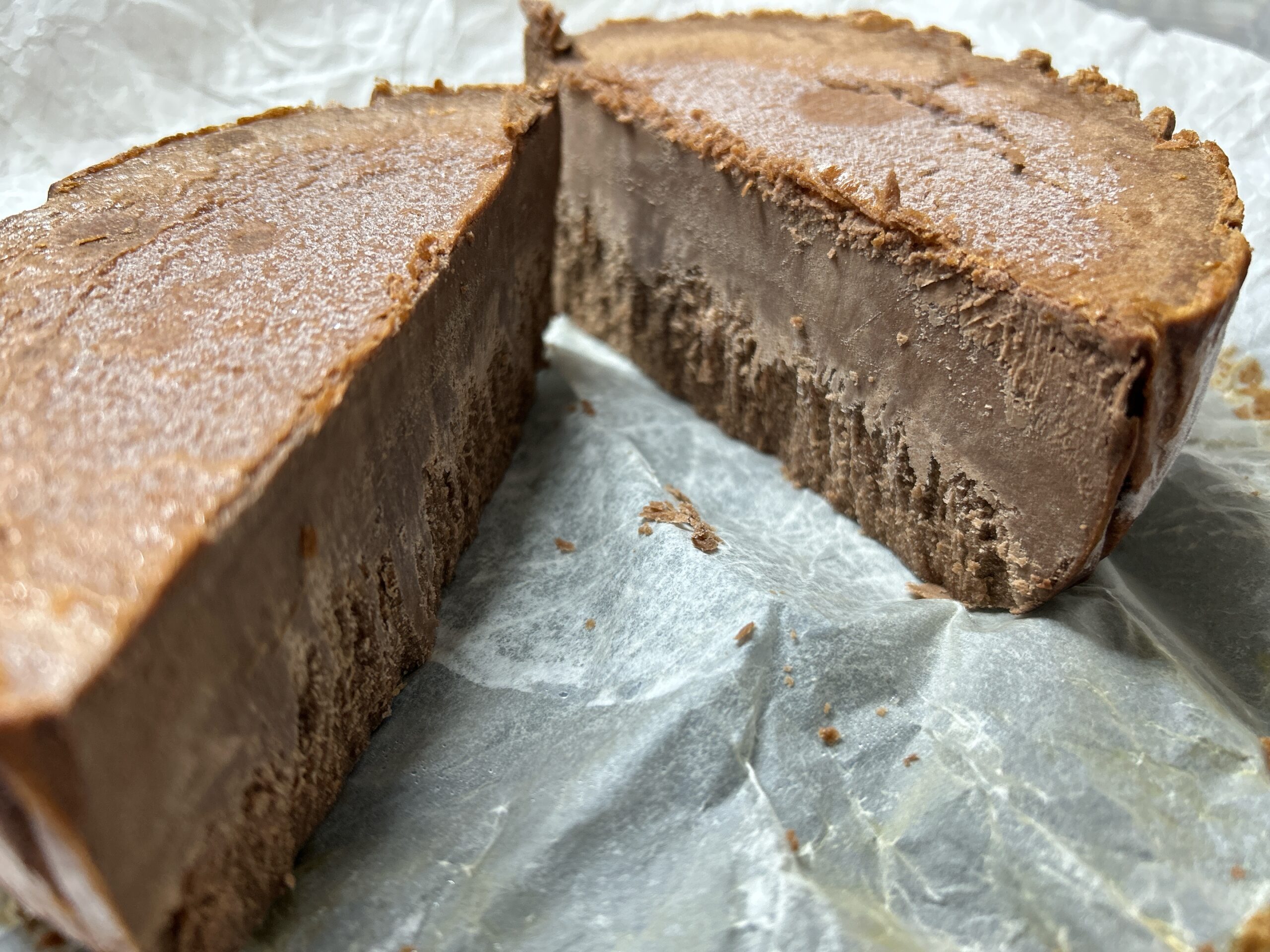 バスクチーズケーキ（カカオ）カット