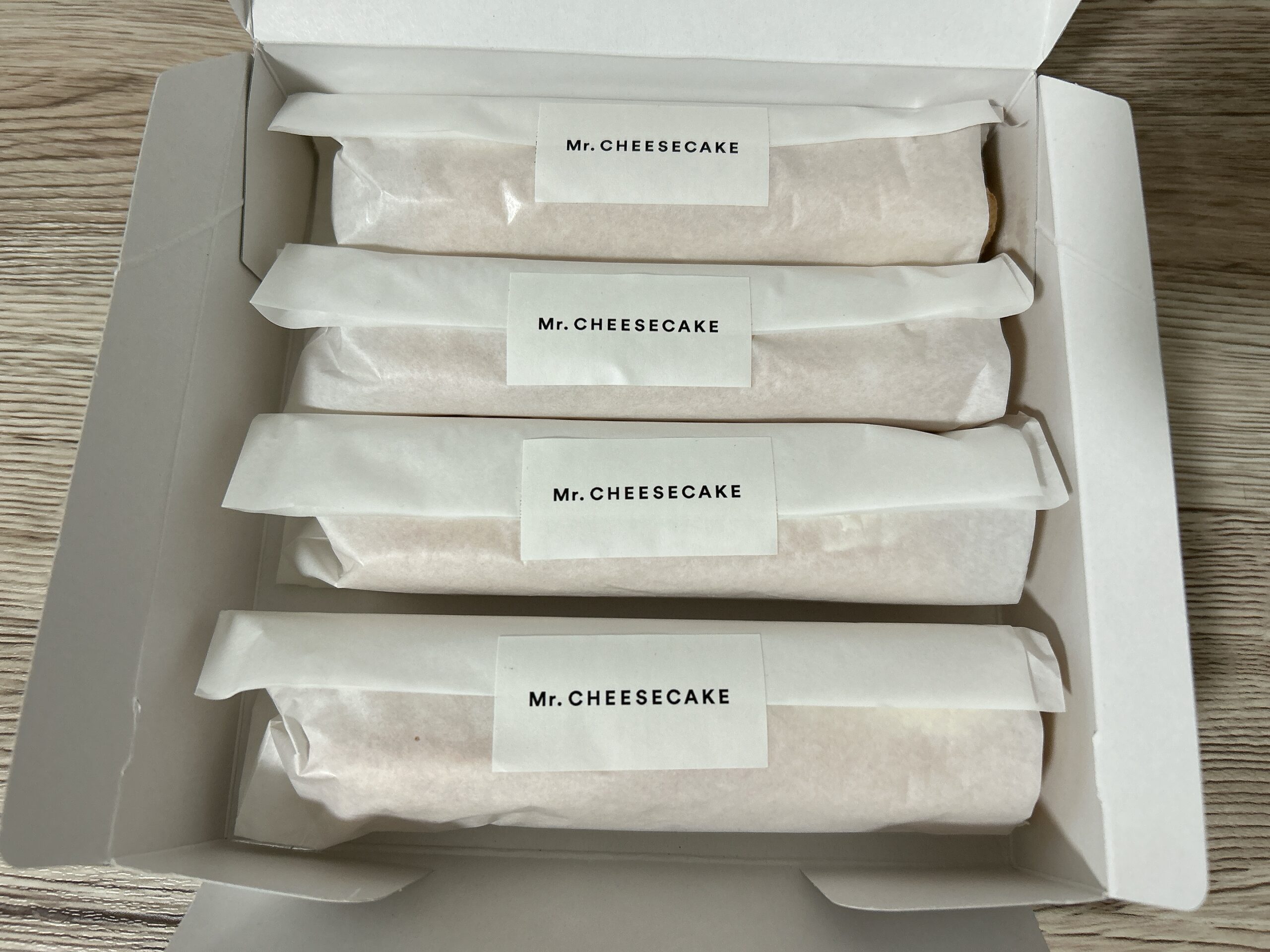ミスターチーズケーキ　ダックワーズ チーズクリームサンド